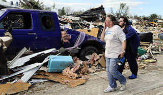 Мощный торнадо обрушился на Нью-Йорк Мощный торнадо обрушился на Нью-Йорк