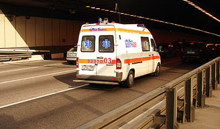 Ребенок насквозь пропорол шею гвоздем Ребенок насквозь пропорол шею гвоздем