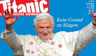 Журналисты измазали Папу Римского краской Журналисты измазали Папу Римского краской
