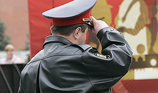 Пьяный водитель избил сотрудника ГИБДД Пьяный водитель избил сотрудника ГИБДД