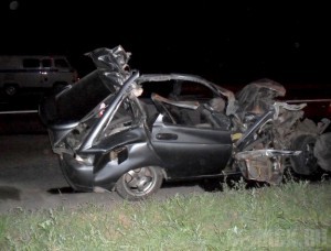 Молодая водительница врезалась в грузовик