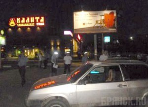 В Брянске пятеро парней избили двух полицейских