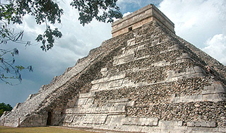 Археологи обнаружили уникальный храм майя Археологи обнаружили уникальный храм майя