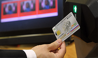 Россияне получили электронные "паспорта" Россияне получили электронные "паспорта"