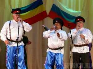 20 коллективов выступили на фестивале казачьей песни
