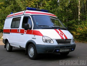 В Бежице столкнулись автомобиль и мотоцикл