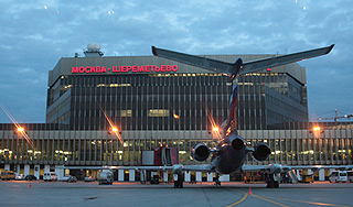 Депутат от ЛДПР устроил скандал в аэропорту Депутат от ЛДПР устроил скандал в аэропорту