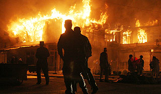 Лесной пожар уничтожил город в США Лесной пожар уничтожил город в США