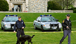 В американском храме расстреляли людей В американском храме расстреляли людей