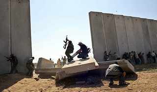 Боевики прорвали границу Египта Боевики прорвали границу Египта