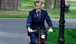 Медведев: Мы все живем в офлайне Медведев: Мы все живем в офлайне