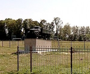 В Комаричах откроют уникальный сквер механизаторов