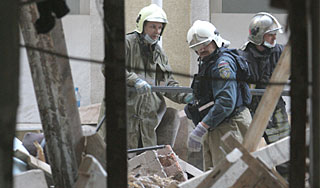 Водонапорная башня рухнула на рабочих Водонапорная башня рухнула на рабочих