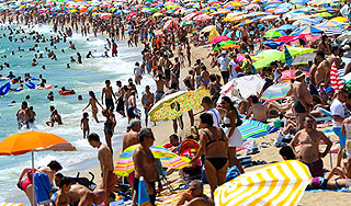 На Канарах эвакуированы тысячи человек На Канарах эвакуированы тысячи человек