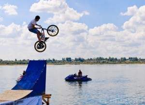 Десятки экстремалов показали в Брянске свое мастерство