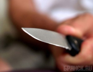 Ждет суда парень, зарезавший человека на остановке