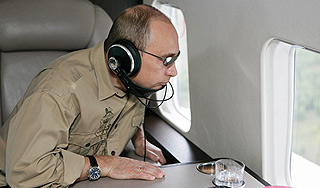 В вертолет Путина едва не врезался самолет В вертолет Путина едва не врезался самолет