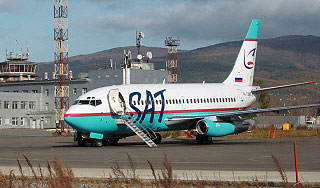 У самолета треснуло стекло во время полета У самолета треснуло стекло во время полета