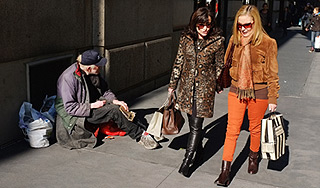 В Нью-Йорке загадочно погиб бомж-миллионер В Нью-Йорке загадочно погиб бомж-миллионер