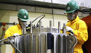 КНДР накрыла свой атомный реактор куполом КНДР накрыла свой атомный реактор куполом