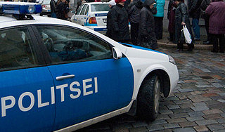 Пенсионер получил срок за поцелуй ребенка Пенсионер получил срок за поцелуй ребенка