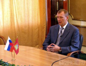 Денин выступил в Москве с «правильным» отчетом