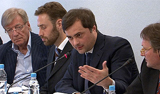 Фура и микроавтобус столкнулись под Калугой Фура и микроавтобус столкнулись под Калугой