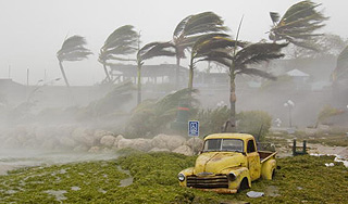 На США наступает разрушительный ураган На США наступает разрушительный ураган