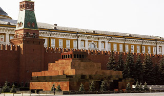 Зюганов сравнил Ленина с мощами святых Зюганов сравнил Ленина с мощами святых