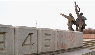 В Риге хотят снести памятник Освободителям В Риге хотят снести памятник Освободителям