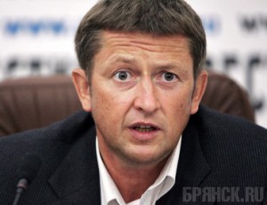 Рудников сдал подписи в брянский избирком gazeta.ru