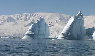 Площадь льдов в Арктике достигла минимума Площадь льдов в Арктике достигла минимума