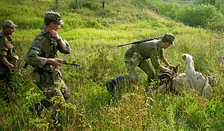 Контрактник застрелил семерых пограничников Контрактник застрелил семерых пограничников