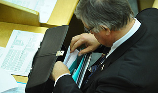 Чиновникам разрешат работать до 70 лет Чиновникам разрешат работать до 70 лет