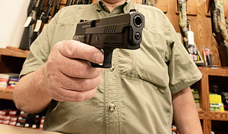 В Пятигорске пенсионер расстрелял адвокатов В Пятигорске пенсионер расстрелял адвокатов