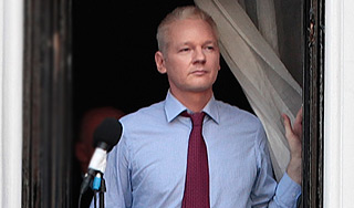 Ассанж лишил знаменитостей $300 тысяч Ассанж лишил знаменитостей $300 тысяч