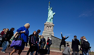 Макфол позвал россиян в США Макфол позвал россиян в США