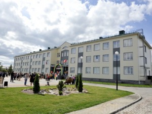 В брасовском поселке Локоть построили школу