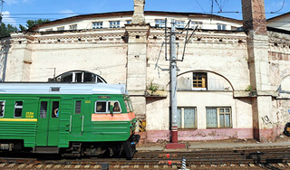 4-летний ребенок выпал из поезда и погиб 4-летний ребенок выпал из поезда и погиб