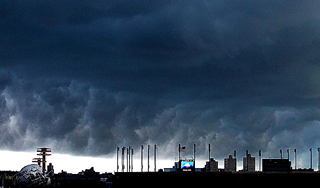 Мощные торнадо пронеслись над Нью-Йорком Мощные торнадо пронеслись над Нью-Йорком