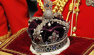 У Елизаветы II отбирают бриллиант "Кохинор" У Елизаветы II отбирают бриллиант "Кохинор"