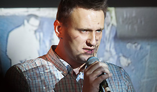 Навальный прячется от Тесака Навальный прячется от Тесака