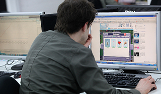 Мать зарезала сына из-за Интернета Мать зарезала сына из-за Интернета