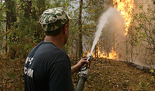 Амурские пожарные поджигали лес за премии Амурские пожарные поджигали лес за премии