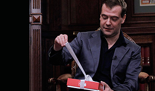 Что дарят Медведеву на день рождения Что дарят Медведеву на день рождения