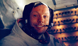 Нил Армстронг похоронен в море Нил Армстронг похоронен в море