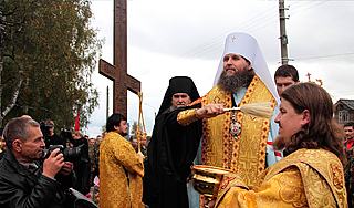 Церковь восстановила срубленный крест Церковь восстановила срубленный крест