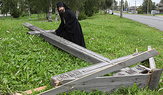 Пойман подозреваемый в спиливании креста Пойман подозреваемый в спиливании креста