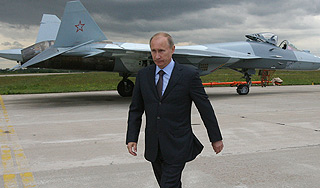 Путин: Россия должна "держать порох сухим" Путин: Россия должна "держать порох сухим"