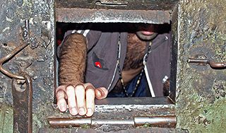 В грузинской тюрьме пытали людей В грузинской тюрьме пытали людей